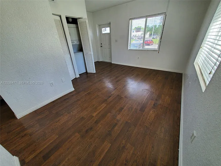 300 NW 84th Ter #300 — Photo 7