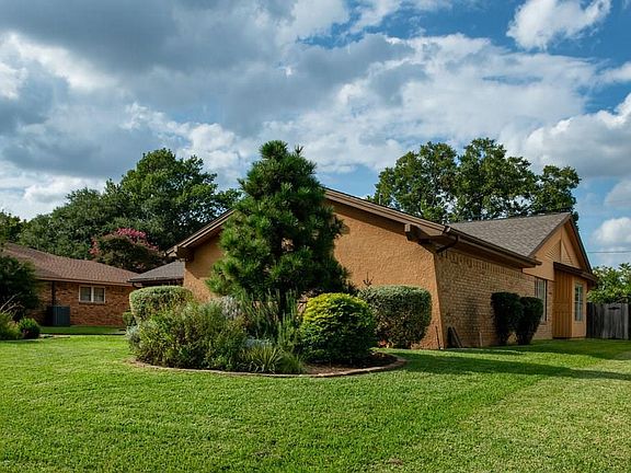 3rd image of 1105 Briarcreek Dr