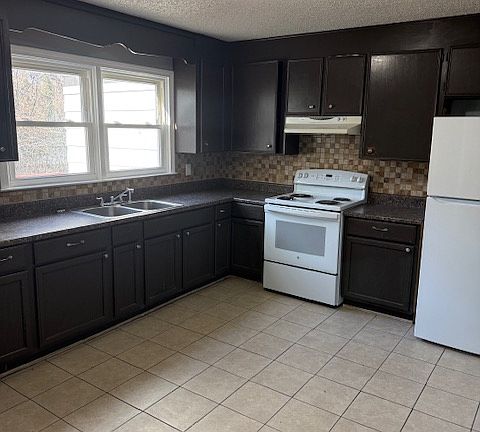 2nd image of 116 Pine Creek Court Ext