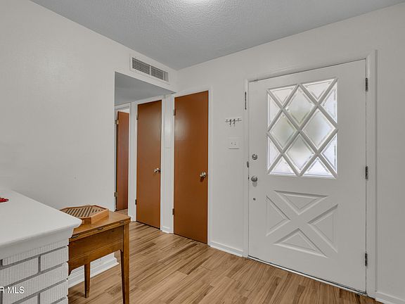 5th image of 400 Perth Ct