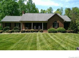 3875 Holly Springs Dr, Newton, NC 28658