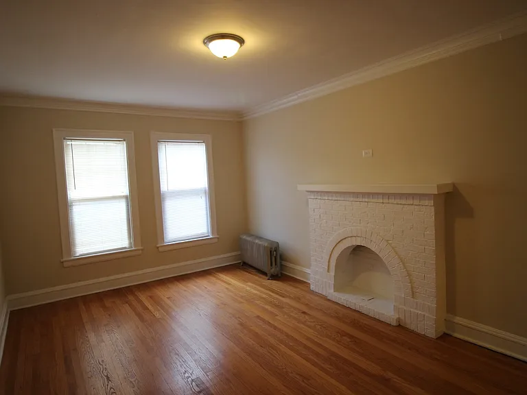 2337-43 W Rosemont Ave #6254-58 — Photo 13