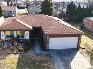 35248 Wright Cir, Sterling Heights, MI 48310