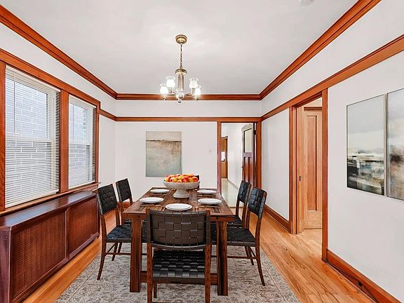 4th image of 1919 N Wolcott Ave APT 2