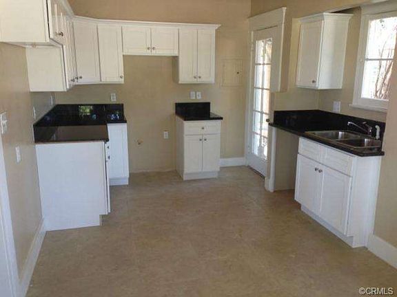 4th image of 1025 N San Antonio Ave