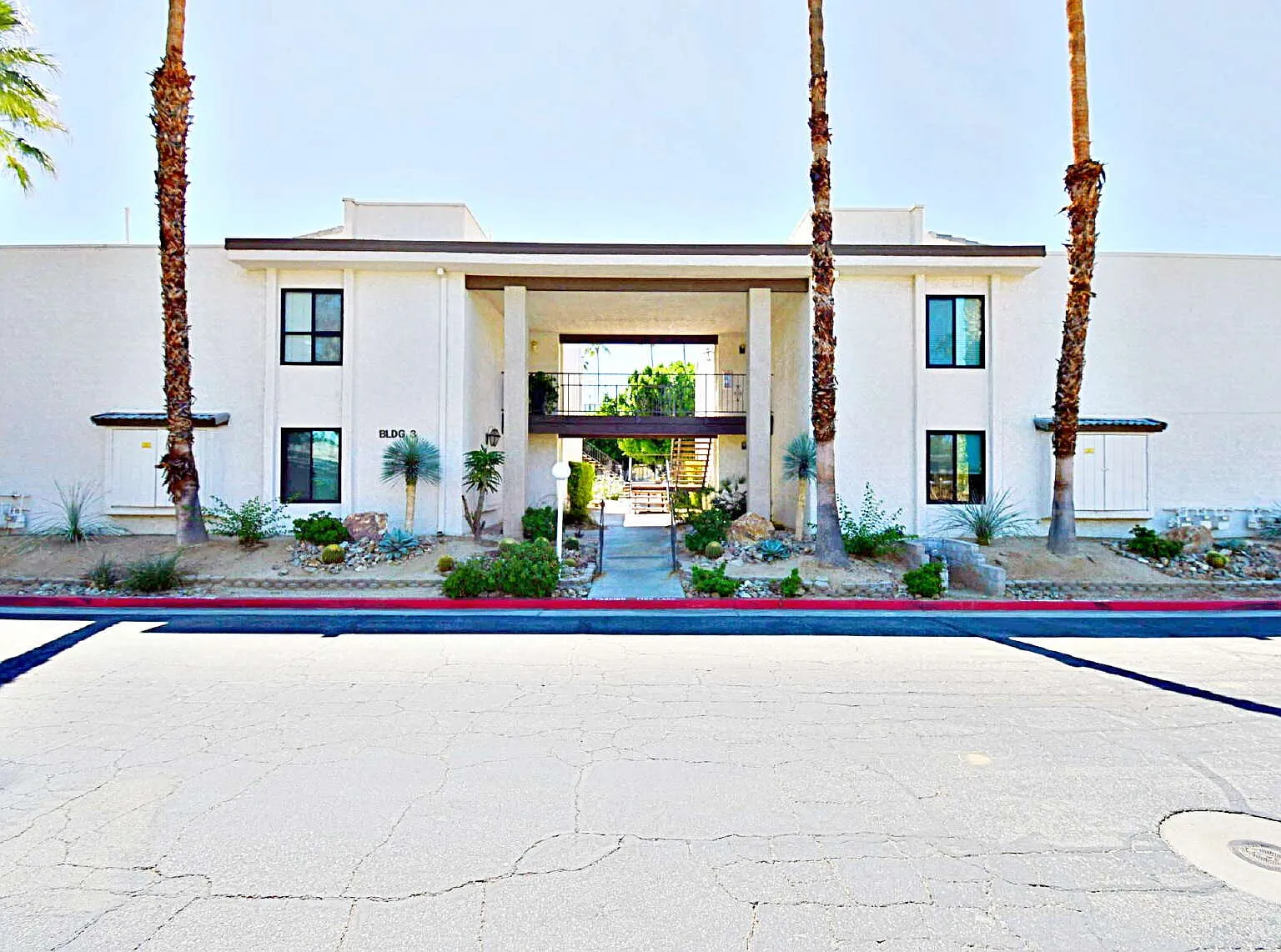 3 bed, 2.0 bath, 1659 sqft, $2,995 — Photo 3