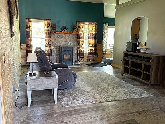 5th image of 2580 Sand Hollow Rd