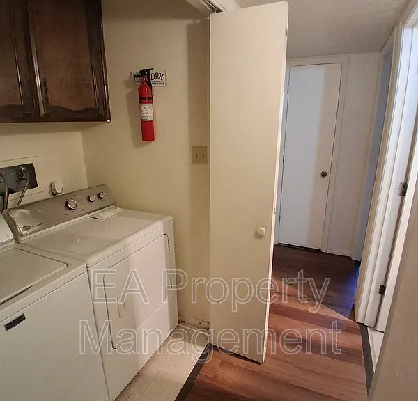 12200 Candelaria Rd NE #A — Photo 6