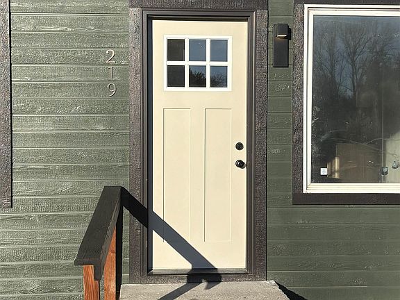 3rd image of 219 N 4th St W
