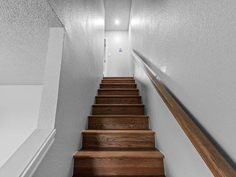 705 W Crawford St #709 — Photo 6