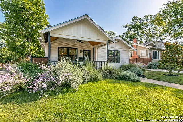 3 bed, 2.0 bath, 1591 sqft, $2,650 — Photo 2