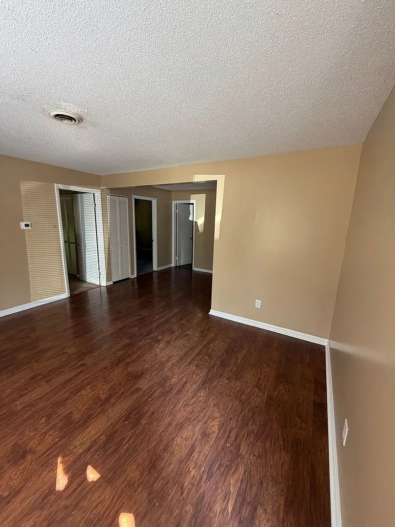 Two bedroom, 1 bath apartment in Haw River — Photo 4