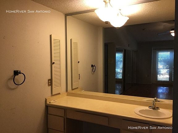 5th image of 4031 Oakhaven St