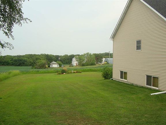 3rd image of 350 N Oak St