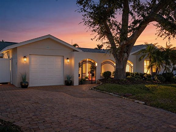 4th image of 4903 Commonwealth Rd