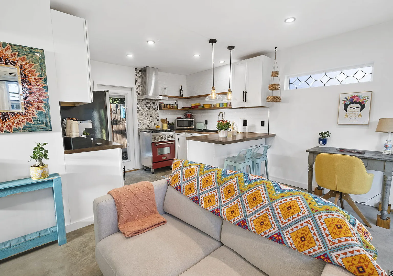 Charming West Adams home with every amenity — Photo 2