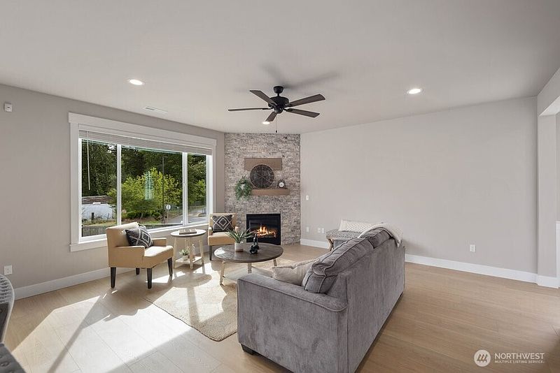 5th image of 17318 74TH Avenue Ct E