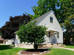 3709 S Ahmedi Ave, Saint Francis, WI 53235