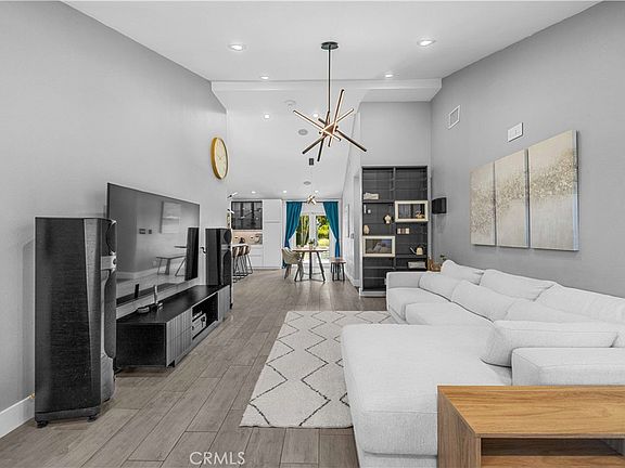 4th image of 3843 Marber Ave