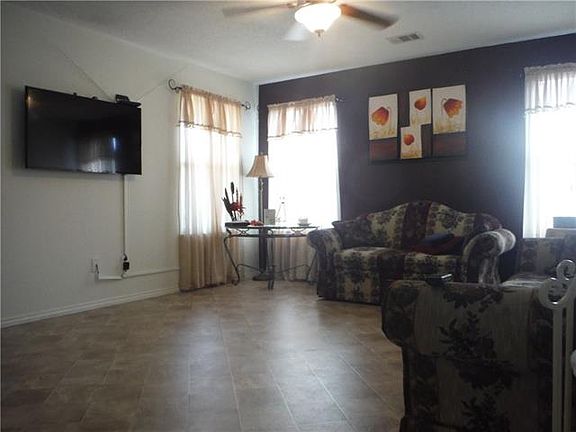 4th image of 4015 Willow Leaf Ct