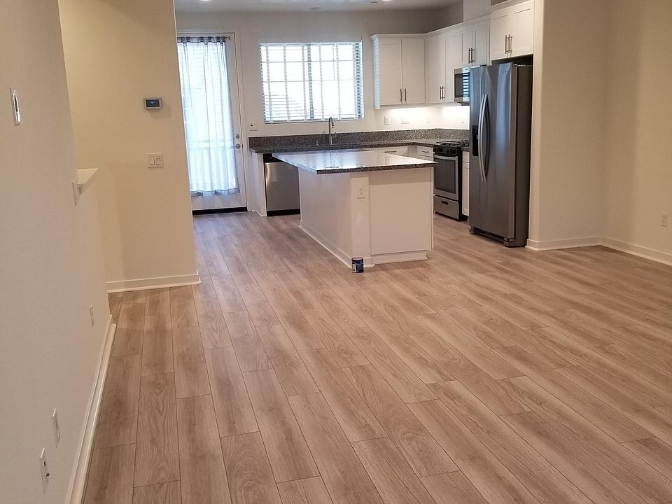 1st image of 576 Boulder Cir