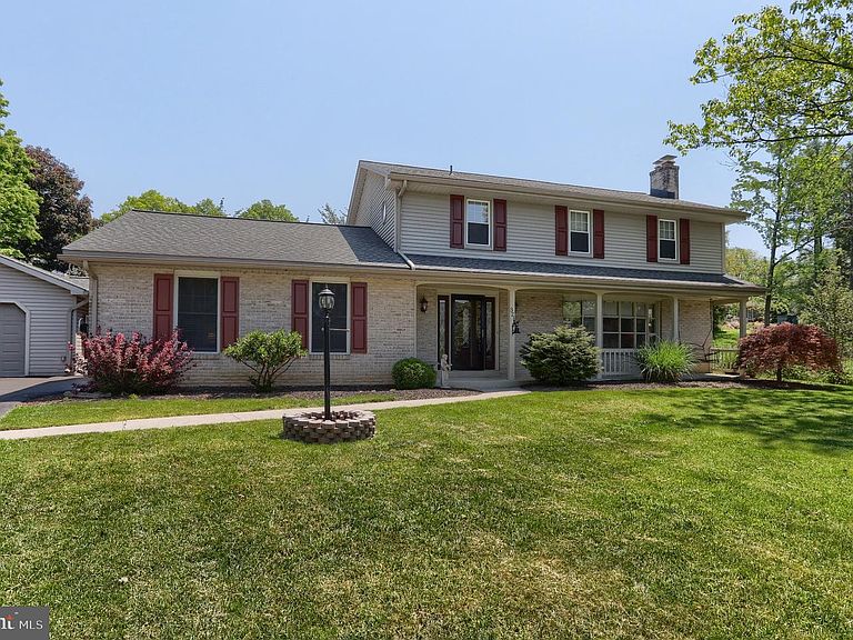 Listing photo 3