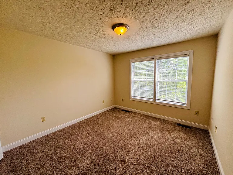 305 Silver Leaf Dr — Photo 9