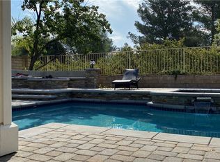 27460 Hillcrest Pl, Santa Clarita, CA 91354