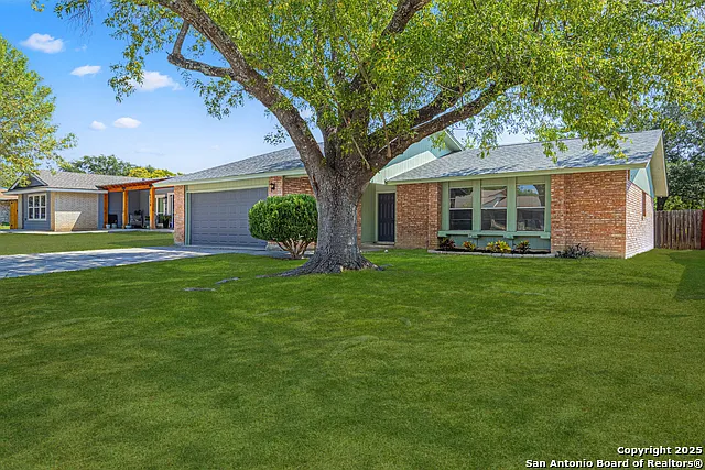 4 bed, 2.0 bath, 1413 sqft, $1,900 — Photo 4