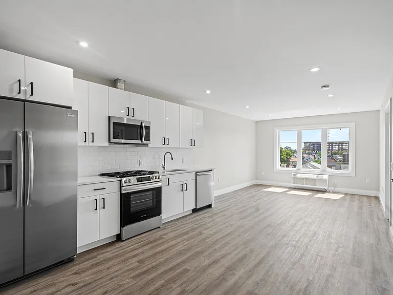 8501 Kennedy Blvd #305 — Photo 3