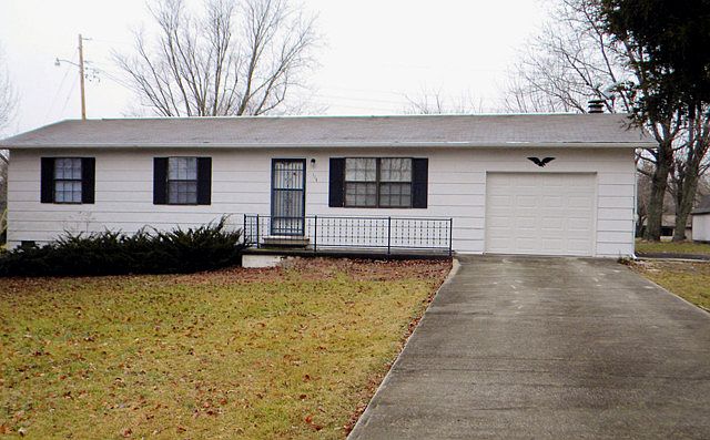 1st image of 114 Canterbury Ln