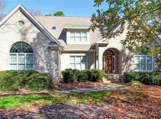 3 Bell House Cv, Greensboro, NC 27455