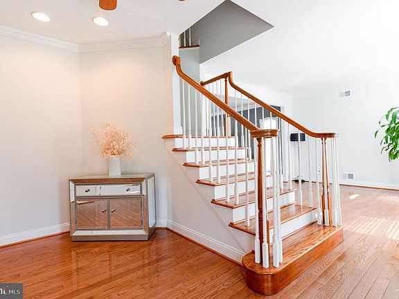 5th image of 22 Serenity Ct