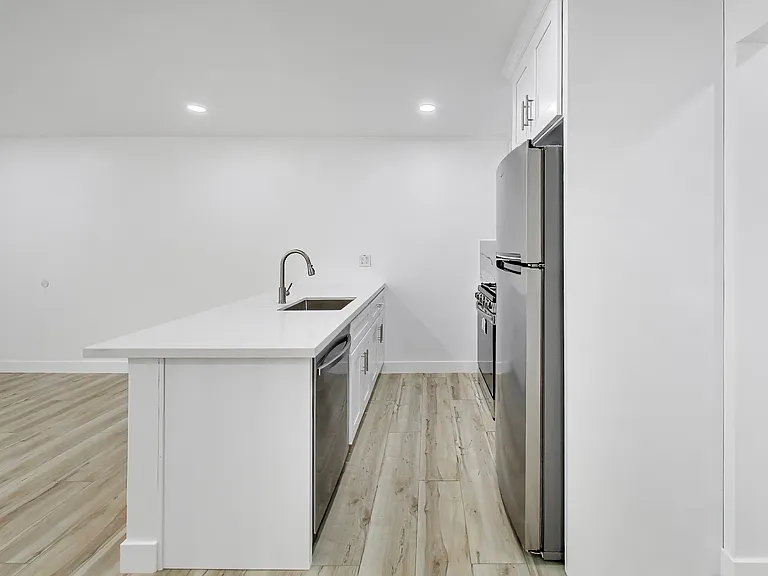 3012 E 18th St #17 — Photo 6