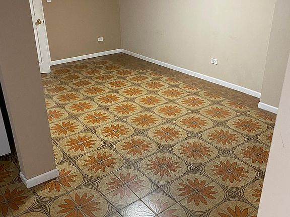 2nd image of 5421 W Diversey Ave