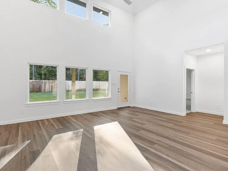 9308 Gossamer St — Photo 2