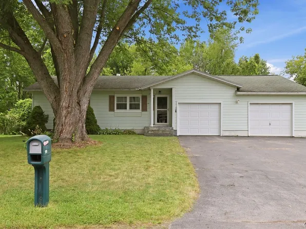 102 Christopher Dr, Baldwinsville, NY 13027