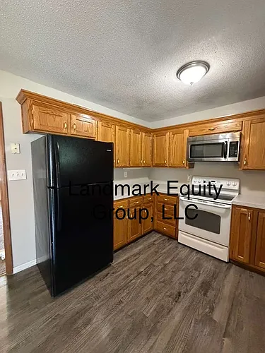 17210 Chestnut Dr Photo 1