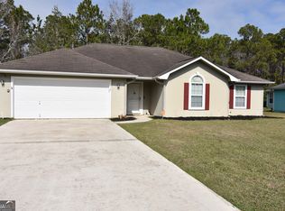 218 S Lake Forest Dr, Kingsland, GA 31548