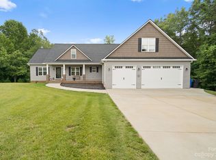 170 Lippard Springs Cir, Statesville, NC 28677