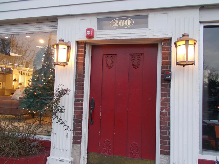 260 E Broad St #3 — Photo 11