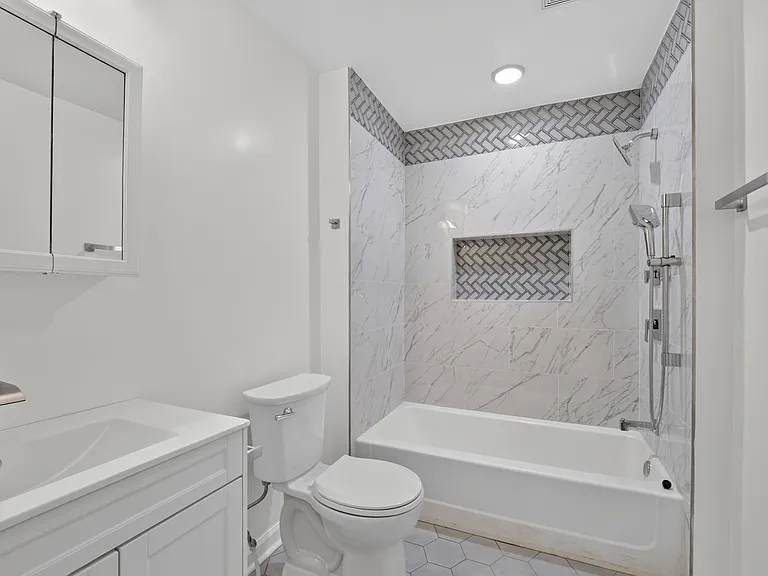 324 Walnut St — Photo 16