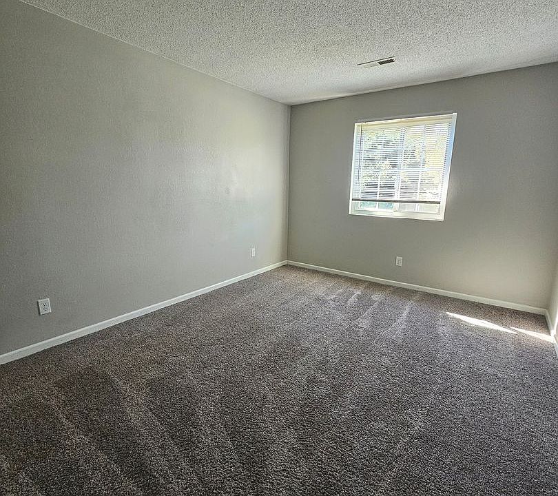 1st image of 2751 W 72nd St APT 8