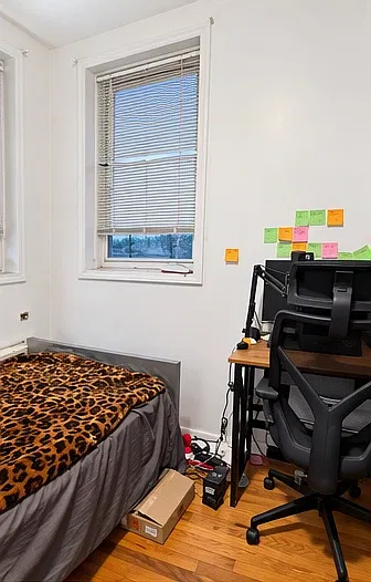 2 bed, 850 sqft, $2,200 — Photo 3