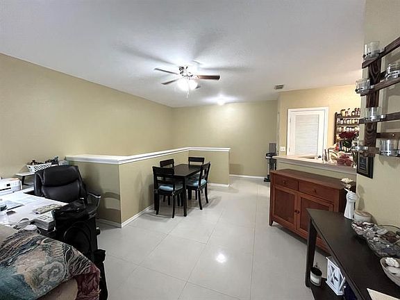 5th image of 202 Belmont Pl