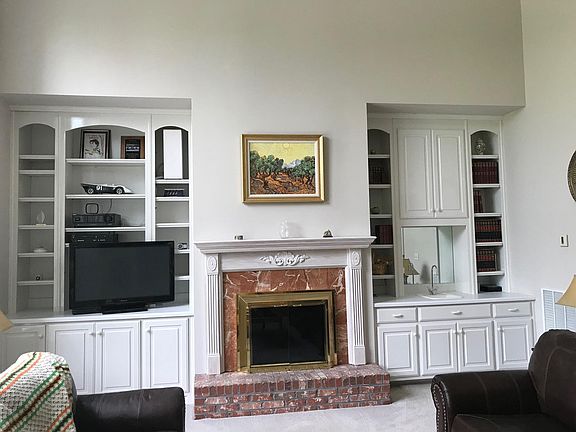 5th image of 1562 Old Towne Ln