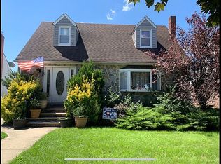 18 Fairview Ave, Secaucus, NJ 07094