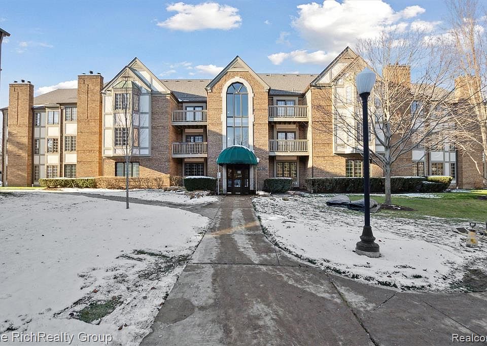 835 Deer Ct Plymouth MI Zillow