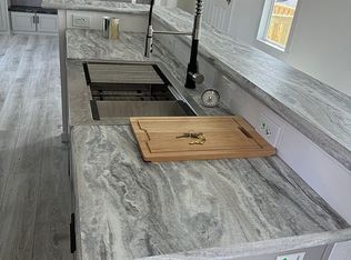 160 Mooney Rd, Pearland, TX 77581