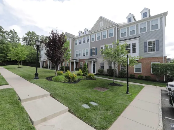 25 Truman Dr, Wood Ridge, NJ 07075